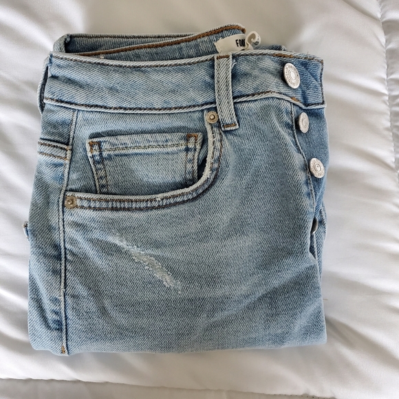Forever 21 High Waisted Distressed Jeans - Picture 5 of 5